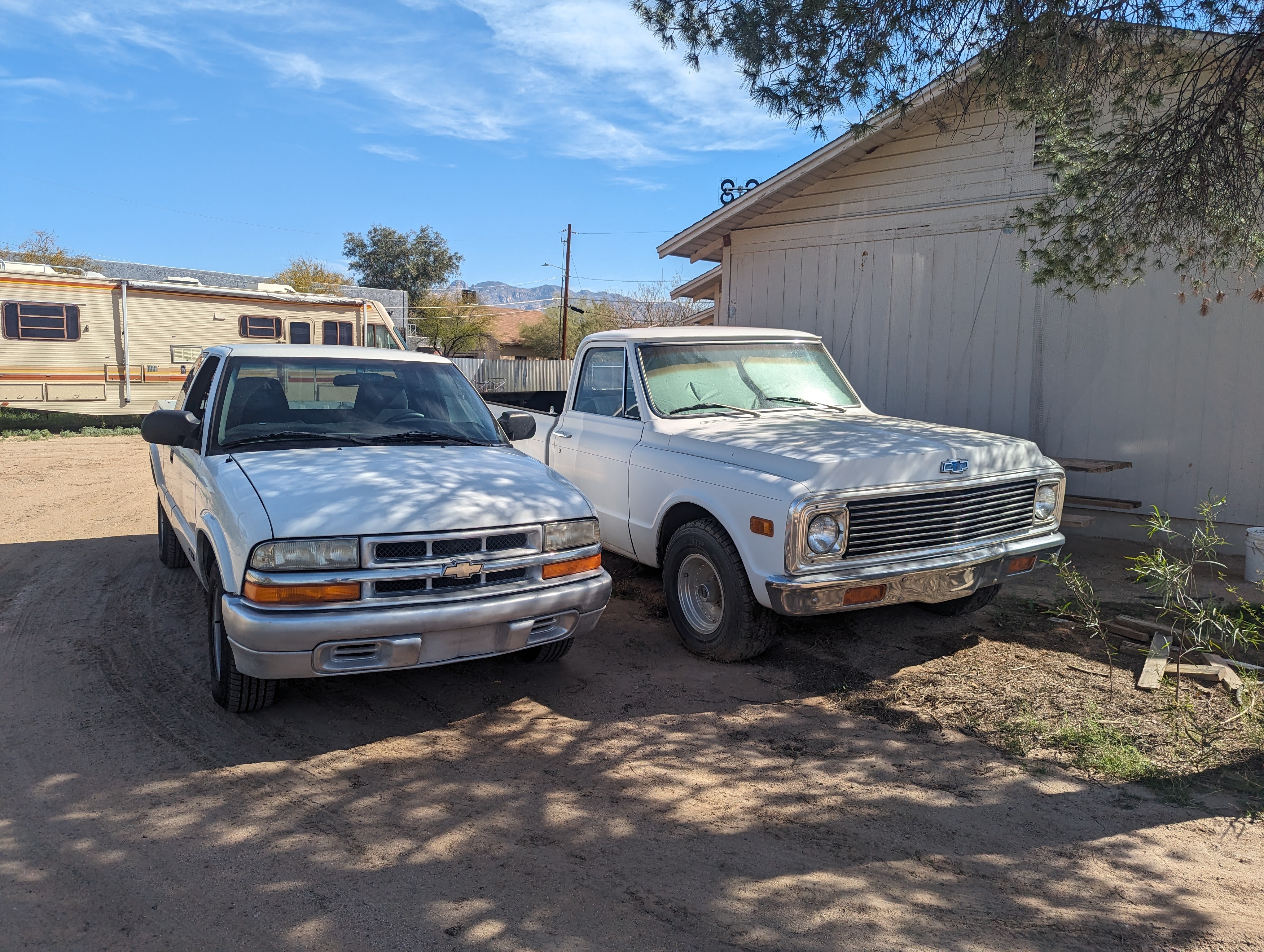 1971 Chevy C10 & 2000 Chevy S10